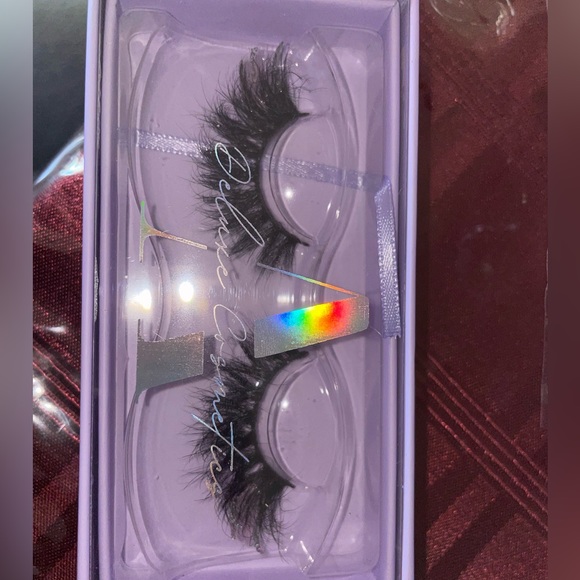 *RARE* A Deluxe Cosmetics “Glitz” Lash - Picture 4 of 5